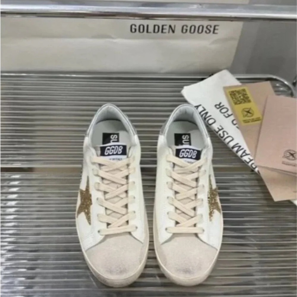 Golden Goose sneakers like new. - Picture 3 of 7
